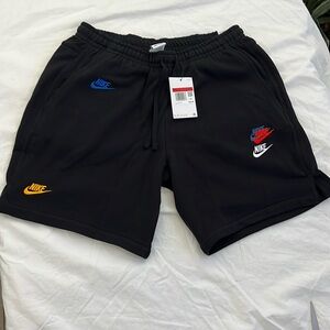 Men’s Nike Embroidered French Terry Shorts Size Large - New & Unworn
